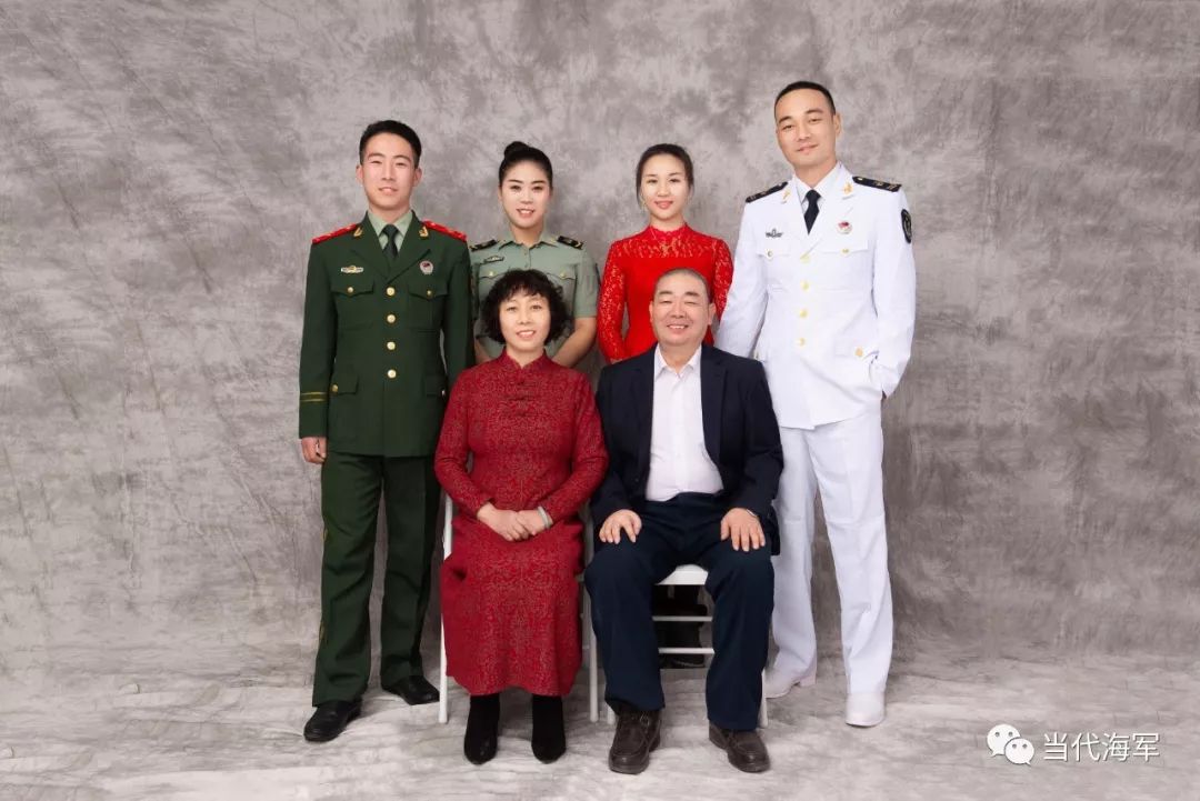 有一种幸福叫做军人的全家福