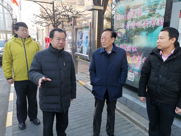 节日期间,局党组成员,副局长赵峰涛,王永红,赵建国,和培林也分别走访