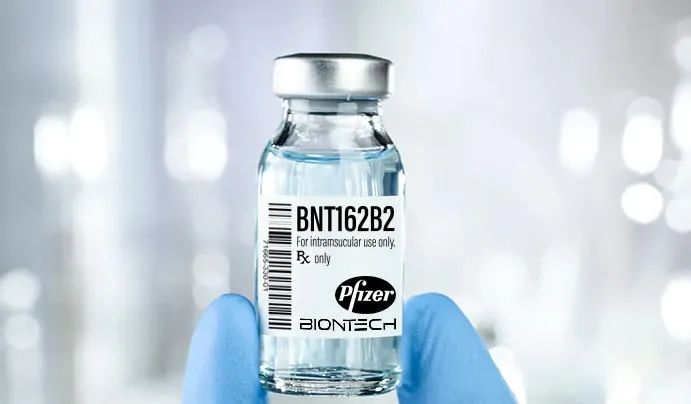 刚刚辉瑞biontech合作开发的疫苗获得英国紧急使用授权