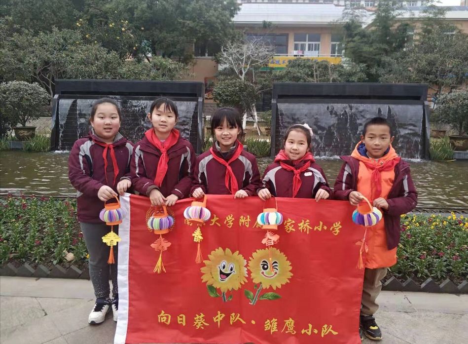 【雏鹰新闻报道】弘扬传统文化，感受“我们的节日”，小雏鹰们在行动|年俗|传统节日_新浪新闻