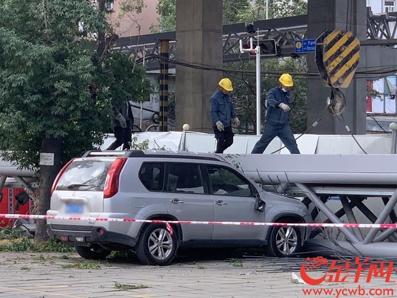 广州洛溪大桥滑落事件致3车受损 建设方:无伤亡 已成立技术专家组