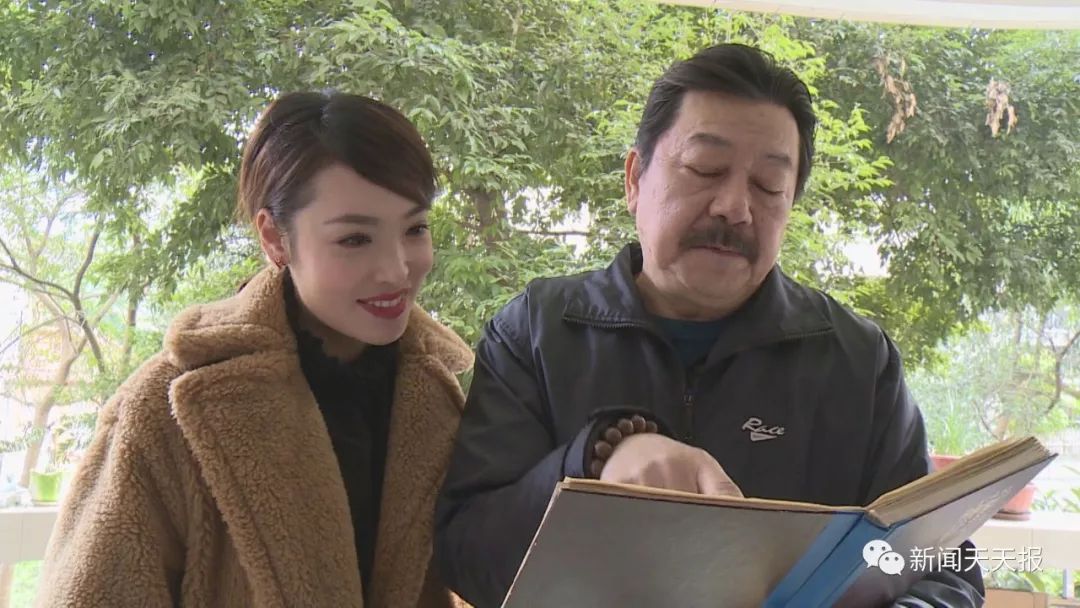 乐山籍著名导演吴子牛回乡过年,通过《新闻天天报》为父老乡亲送祝福!