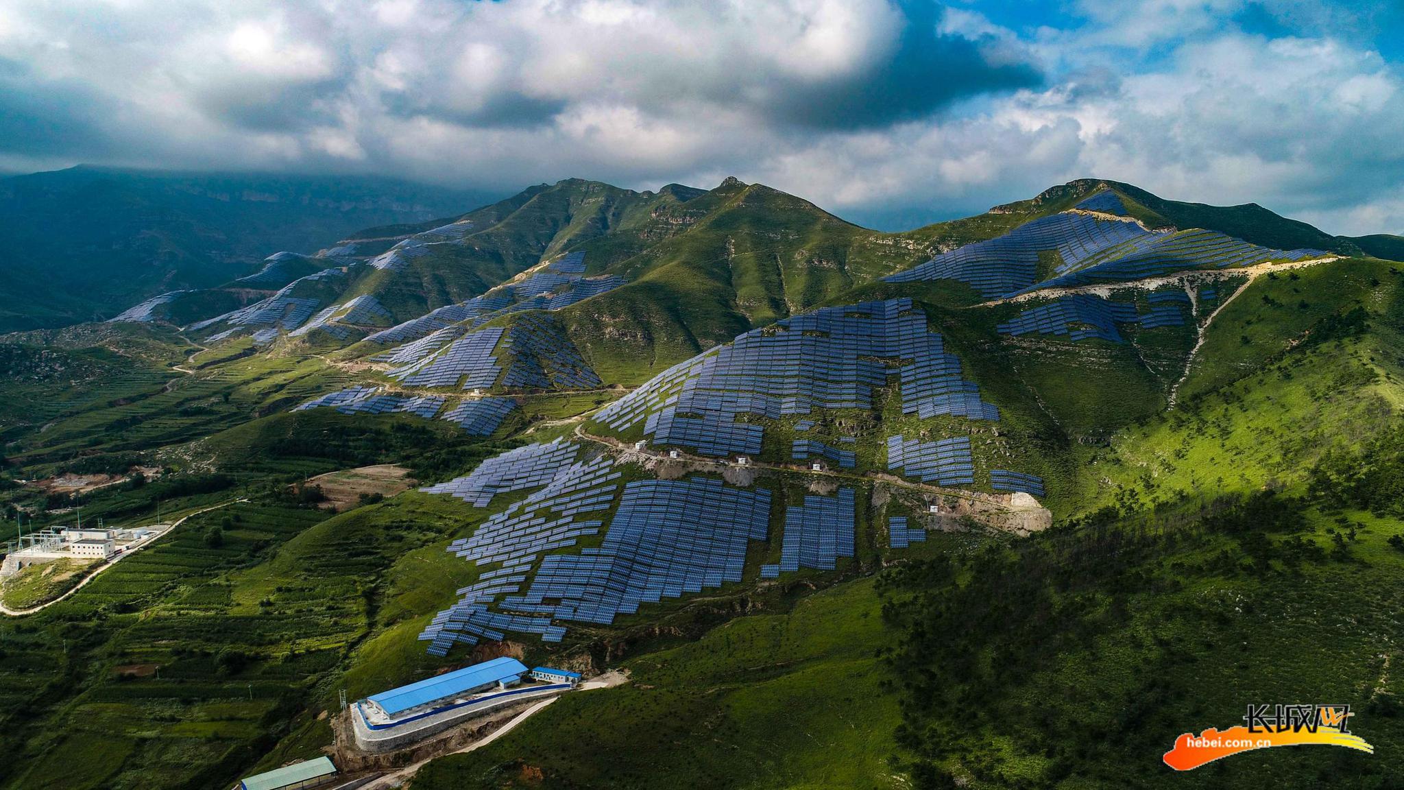 东团堡村的光伏项目.