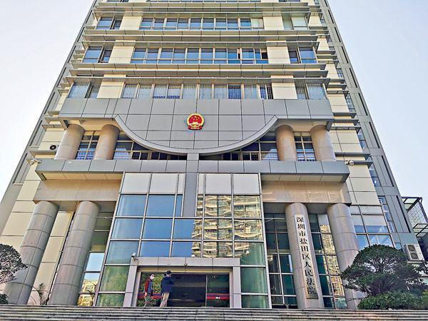 “12港人偷渡案”宣判，涉案两名未成年人移交香港警方