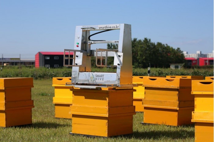Hive Controller：帮助蜂农取出蜂巢的装置 可将作业时间减半