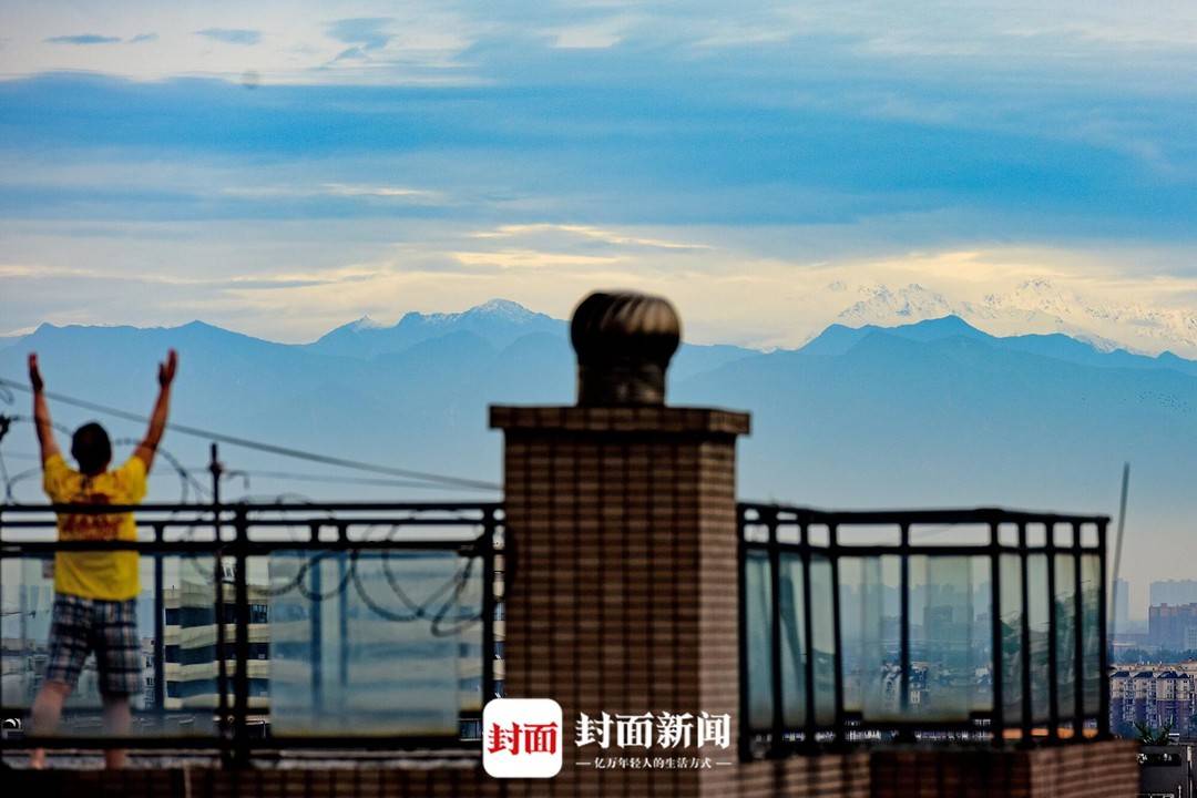 至暗至明，冬天总会过去。封面新闻记者 杨涛 摄