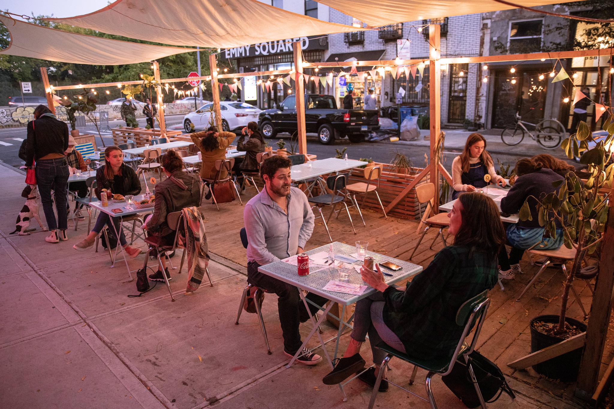 gertie餐厅还不能堂食,但室外可以接待客人.