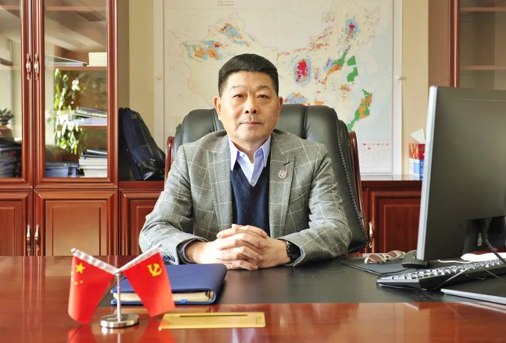 中联公司董事长罗勇新年献词迎接新挑战开创新征程