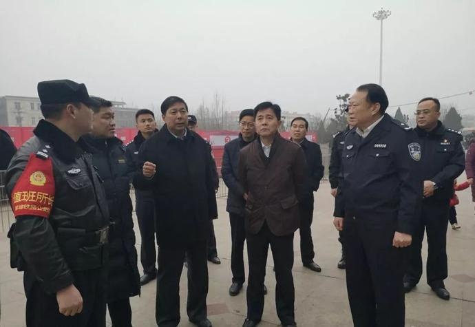 侯化在调研春节安保工作时强调强化安保措施 确保群众过个平安年