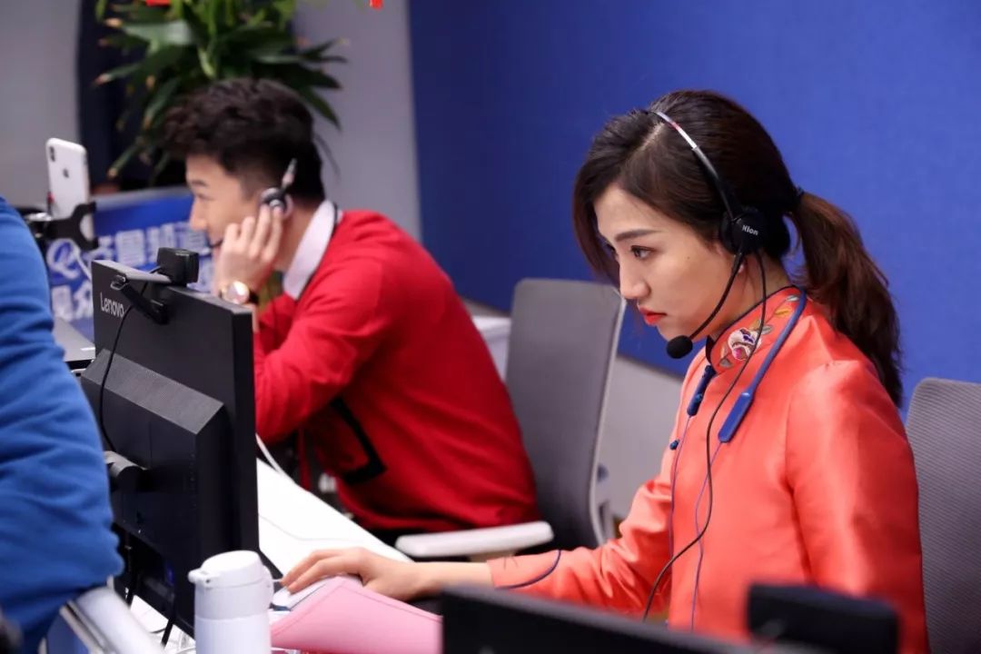 主持人 王苏主持人 刘柯主持人 王炀主持人 聪博今年,在通过服务热线