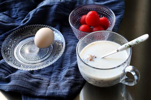 牛奶和鸡蛋是最健康的早餐搭配?营养师:未必,告诉你最佳做法