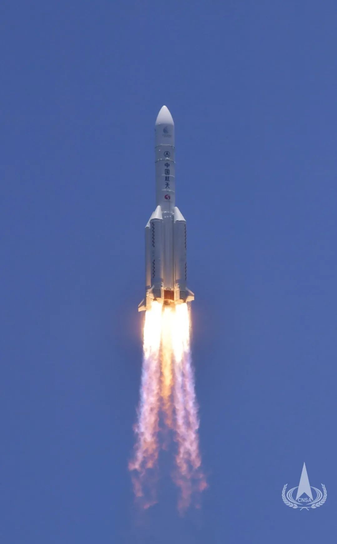 中国首次火星探测任务天问一号探测器,由长征五号遥四运载火箭发射升