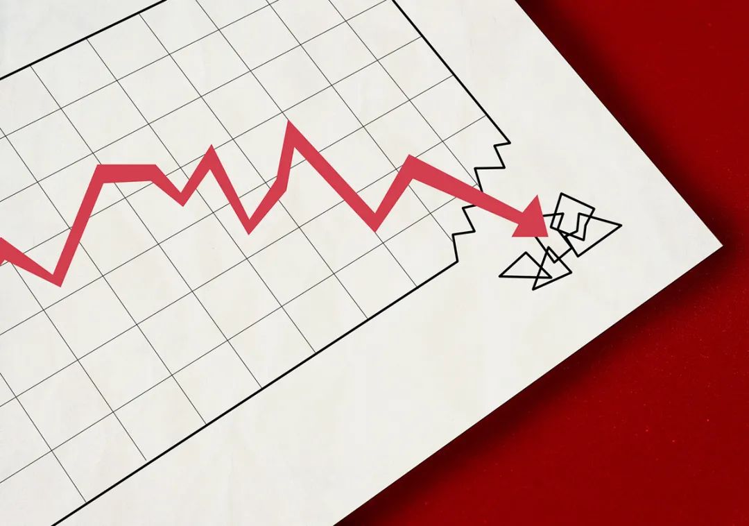 这只股票一年涨3倍后4个一字跌停 有私募资产或缩水近3000万