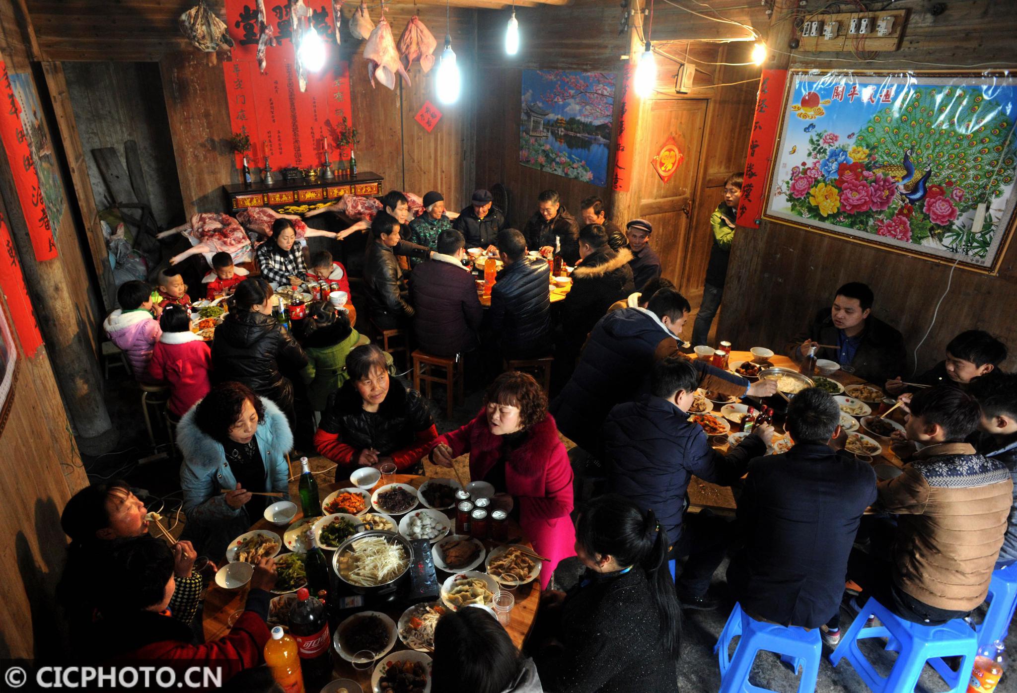 新春策划 | 关于年夜饭的温暖记忆|年夜饭|团圆饭|谢志平_新浪新闻