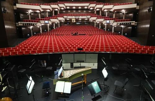 这是11月17日在德国多特蒙德拍摄的没有观众的剧院。新华社/法新