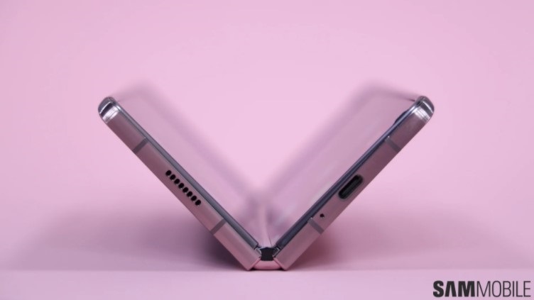 三星Galaxy Z Fold 3被曝将采用4英寸外屏