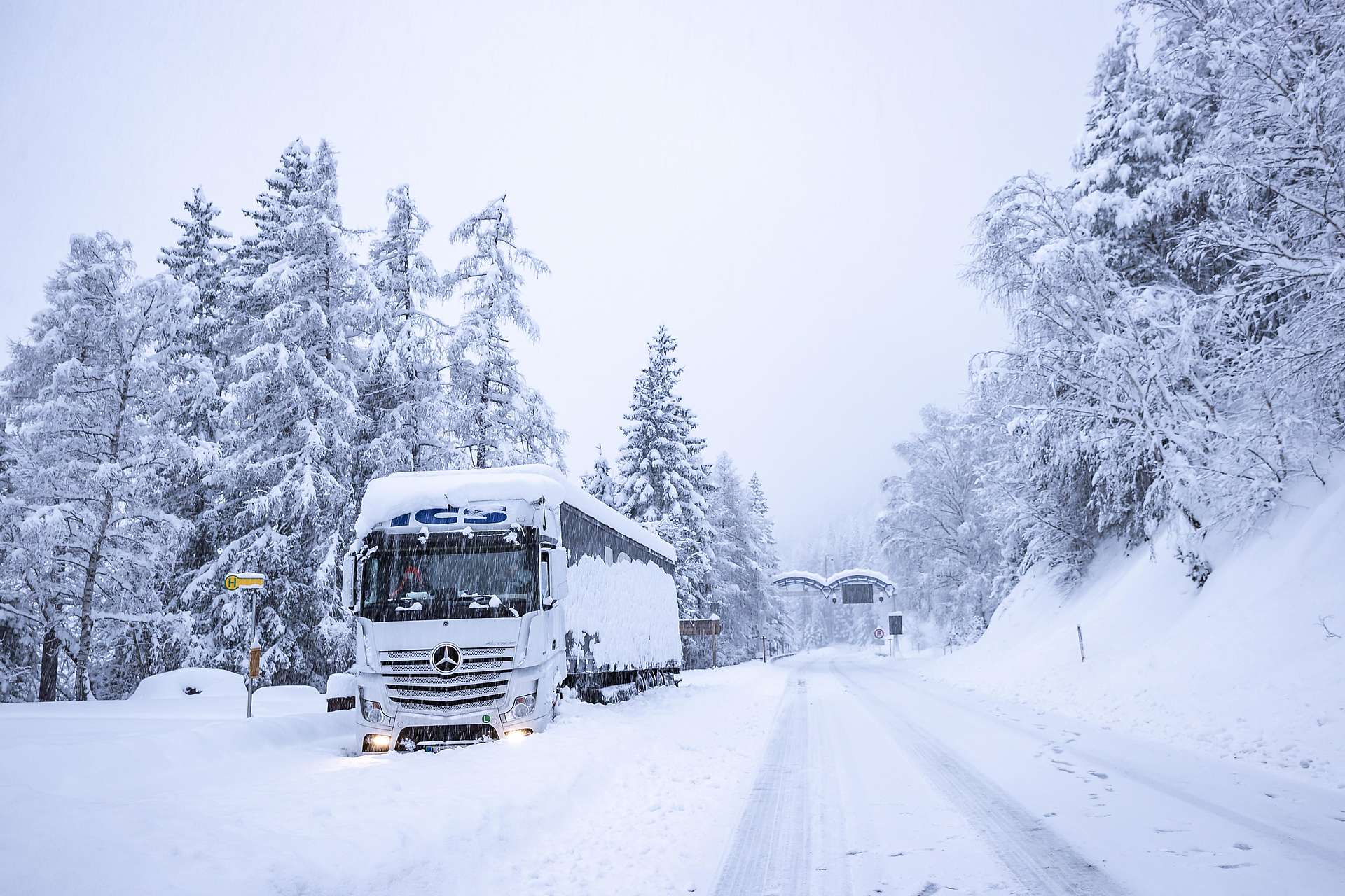 奥地利南部大雪东蒂罗尔州雪崩风险达最高级