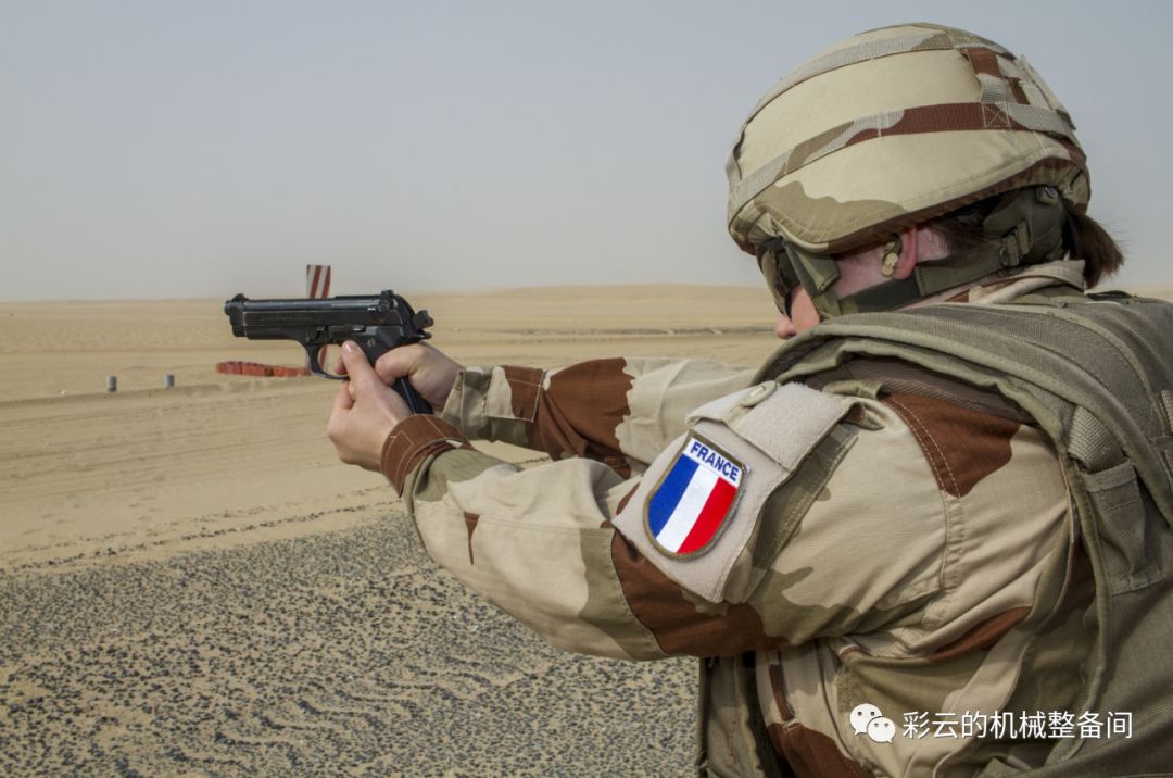 全买名牌!法军轻武大换装,先是glock,又是scar | 轻武专栏