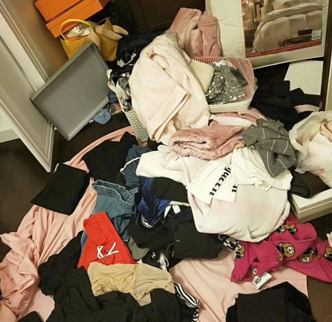 40岁的离婚女人,靠叠衣服火了