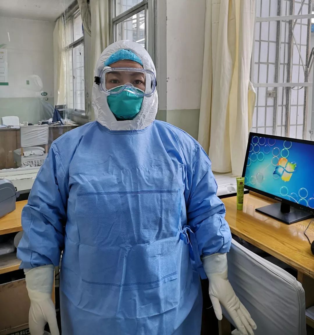 兰大一院发热门诊24小时坚守为珍惜防护服医护人员几乎不喝水少吃饭