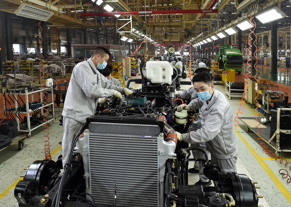 在改革中奋进第六届全国文明单位东风华神汽车有限公司