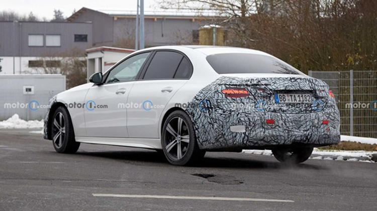 奔驰全新C级最新谍照曝光 未来将推出插电混动及纯电版本