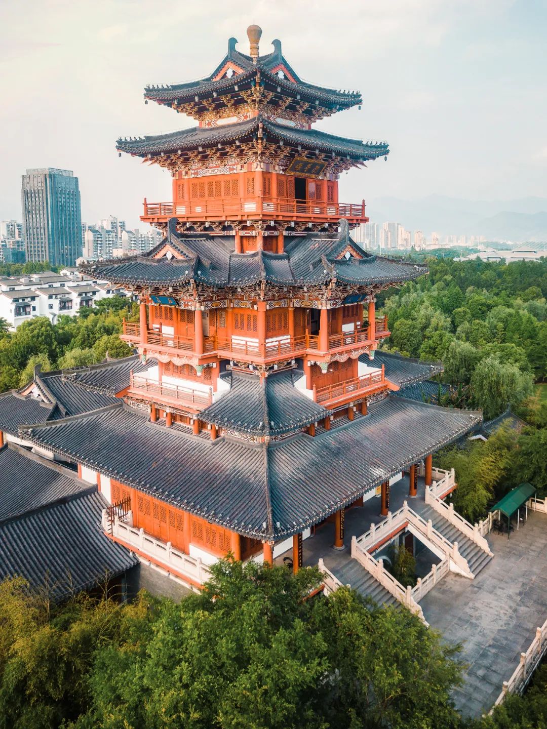 丽水市处州古城内的应星楼.摄影/卢文