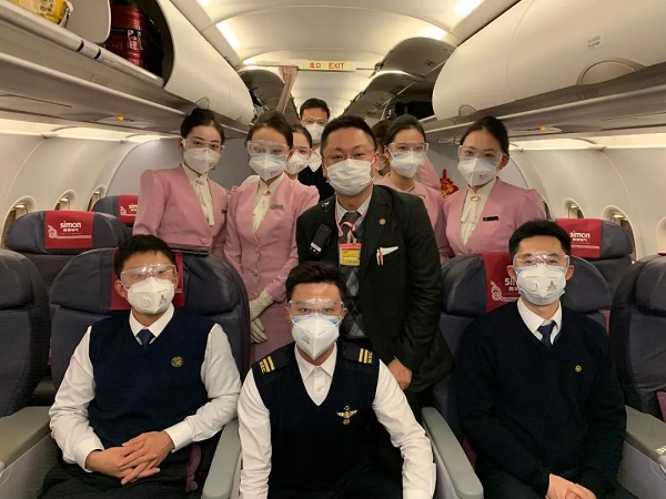 祥瑞航空HO1340航班机组人员