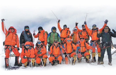 中尼共同宣布珠峰新高程：8848.86米