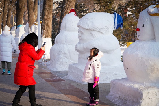 2020个雪人亮相冰城