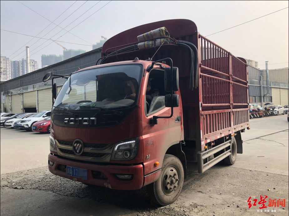 蓝牌货车超载调查:空车就接近超载,谁是幕后推手?