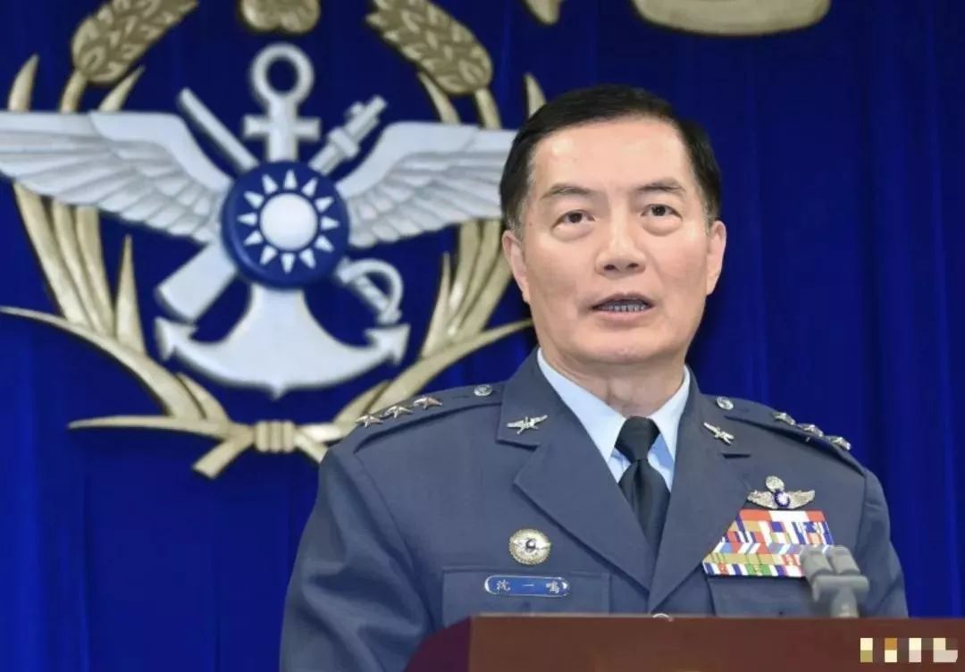 几个小时后,台湾"国防部"确认,8人死亡,5人幸存.