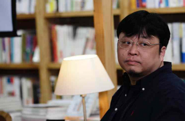 冯仑调侃罗永浩创业感人：一直在创业一直都不