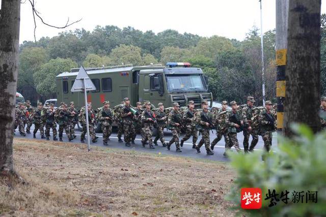 【视频】这支队伍搞拉练,拉练一路,温暖一路!|陈俊芳|军医|支队_新浪新闻