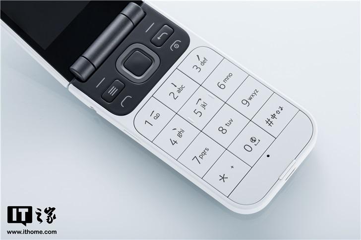 诺基亚 2720 4g 翻盖手机图赏:搭载 kaios 系统,内外双屏