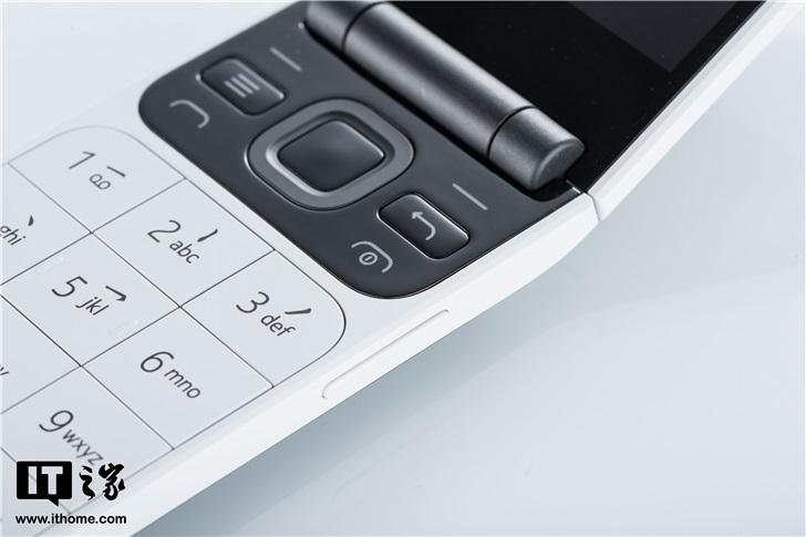 诺基亚 2720 4g 翻盖手机图赏:搭载 kaios 系统,内外双屏