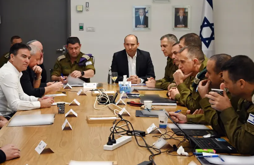 1月3日，贝内特和多名指挥官开会“评估形式”