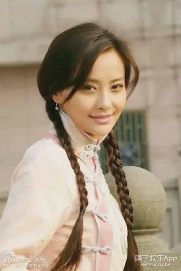 中自强不息的"断掌女人"陈顺英▼《宁为女人》里自强不息的周慧君▼