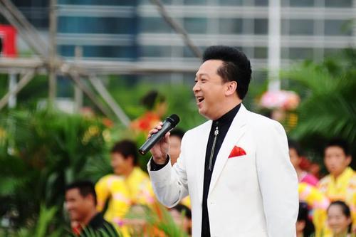 唱高音唱不过李双江阎维文,但军旅歌手郁钧剑,唱歌同样有特色