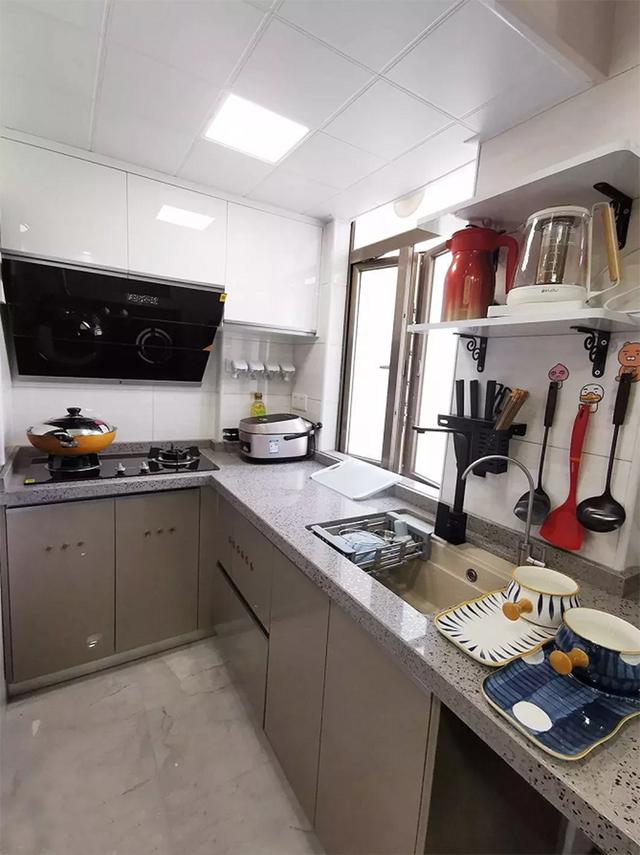 小户型忌讳墙体多,61㎡住房砸掉墙体,变宽敞不说还多出一间房