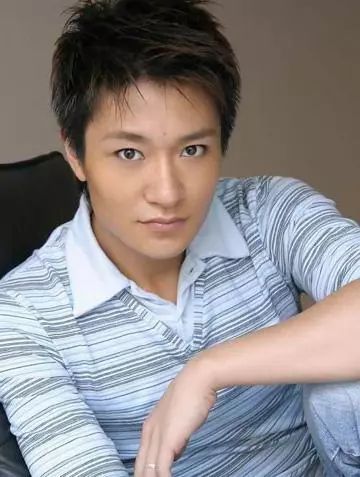 还记得《一脚定江山》的张俊吗?他现在长这样