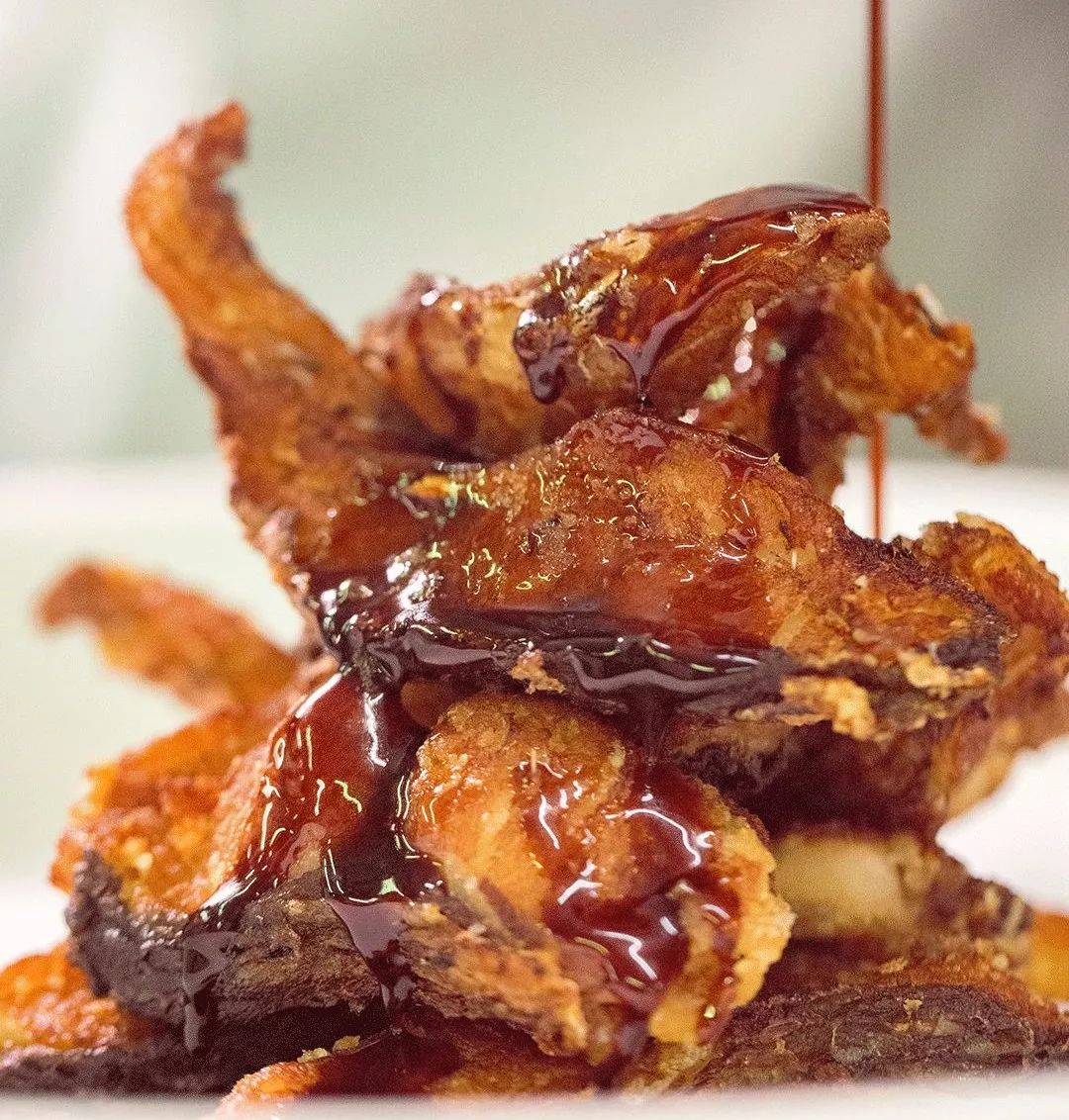 杭州人最爱吃的熏鱼,酥脆香鲜,骨肉混合,既可以是冷菜,也可以是热菜