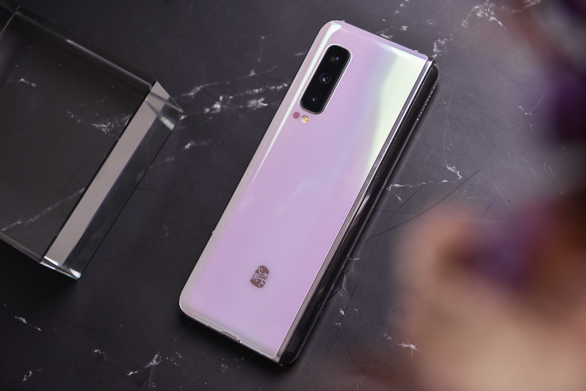 尖端科技与高端奢华的碰撞 心系天下三星w20 5g评测