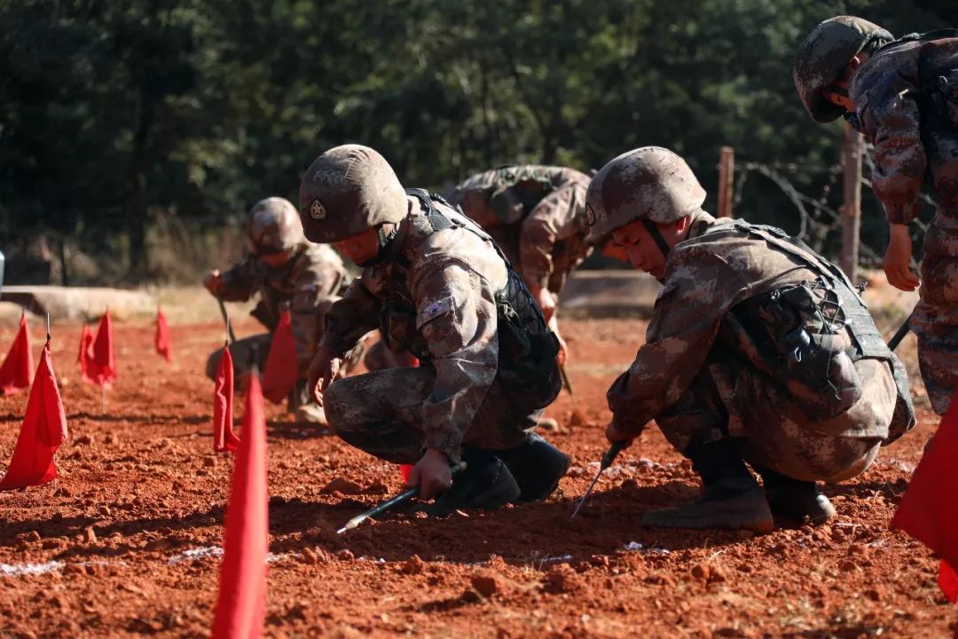 30余项军事课目比武,第75集团军某旅开启训练冲锋模式!