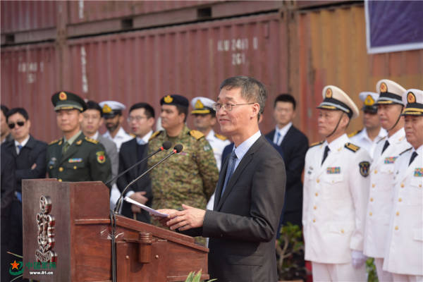 指挥员,南部战区海军副参谋长黄凤志少将在巴方举行的欢迎仪式上致辞