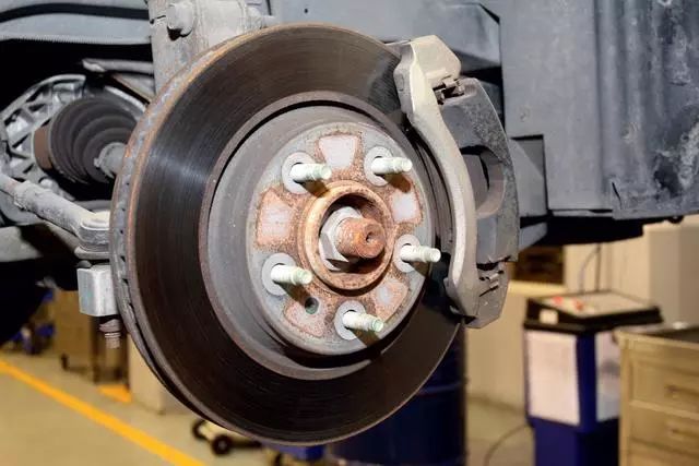 刹车失灵前四个预兆，发现了还不在意就是拿命开玩笑