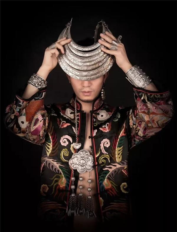 苗族小伙,玩转民族风让世界爱上中国美