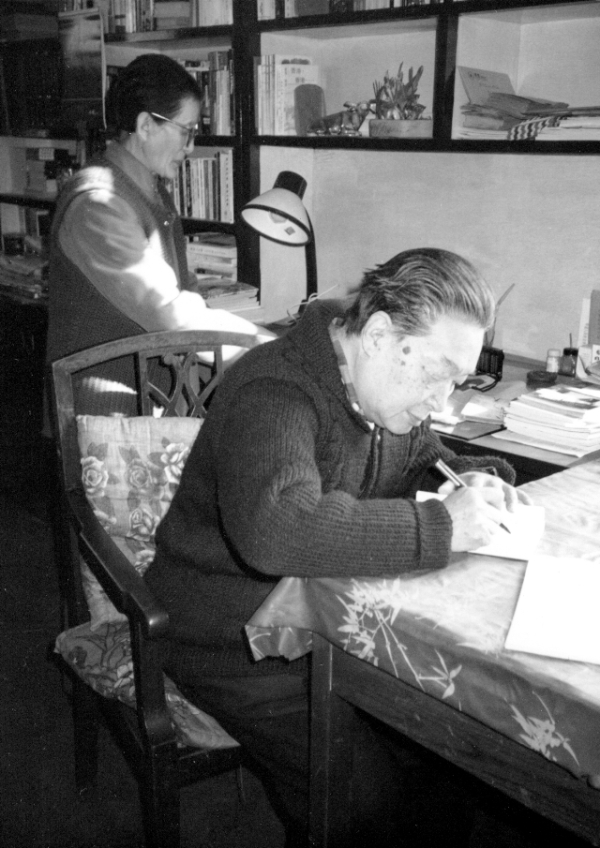 冯亦代:"我爱上了郑安娜!