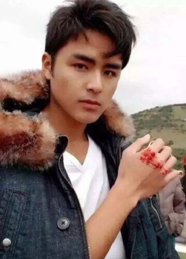 明道哥哥勒死妻儿后自杀,有多少人不能对自己的人生负责.