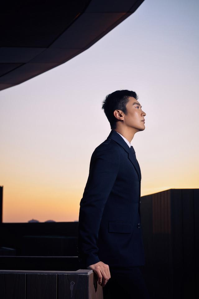 红毯上三对夫妇佟丽娅穿格纹裙被陈思诚表白霍思燕不见幸福肥